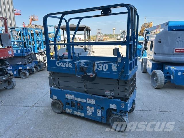 Genie GS-1930 剪式升降機