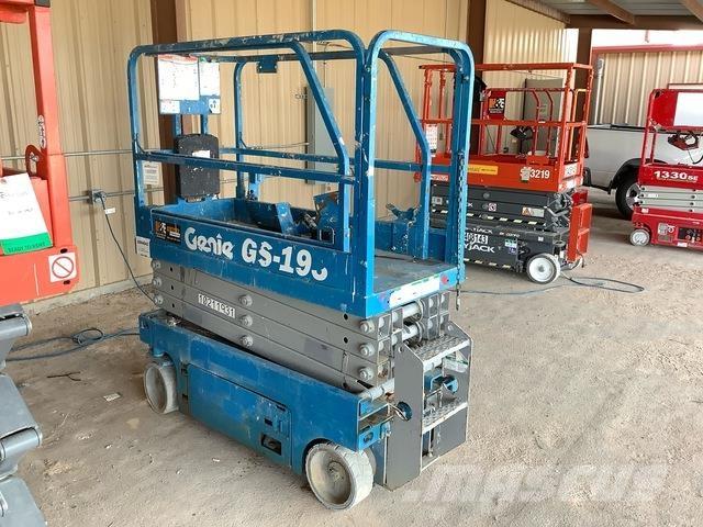 Genie GS-1930 剪式升降機