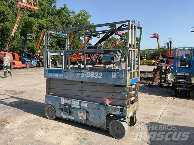 Genie GS-2632 剪式升降機