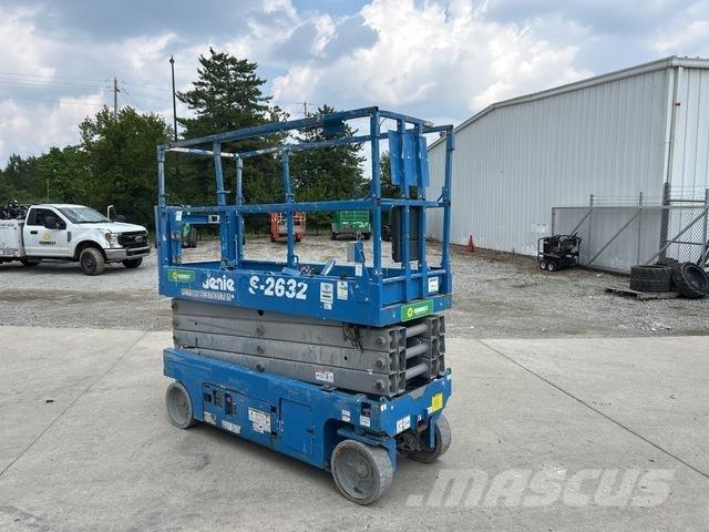 Genie GS-2632 剪式升降機