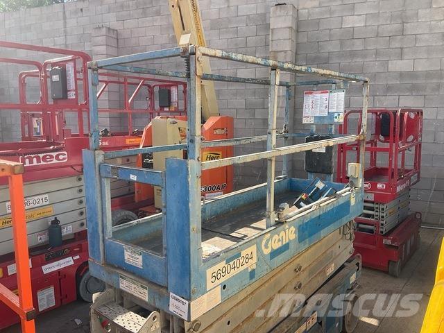 Genie GS-2632 剪式升降機