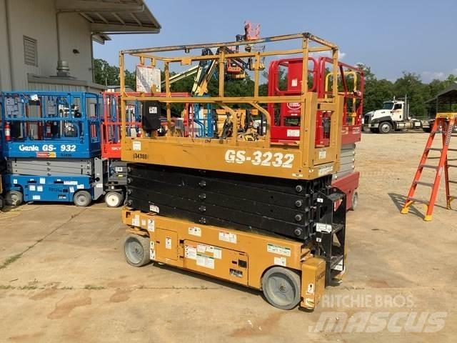 Genie GS-3232 剪式升降機