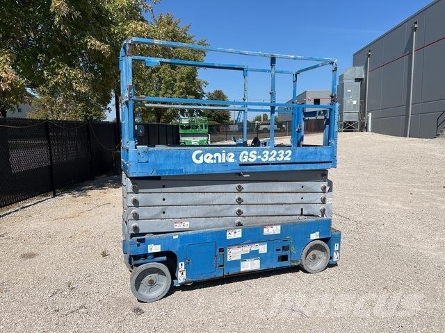 Genie GS-3232 剪式升降機