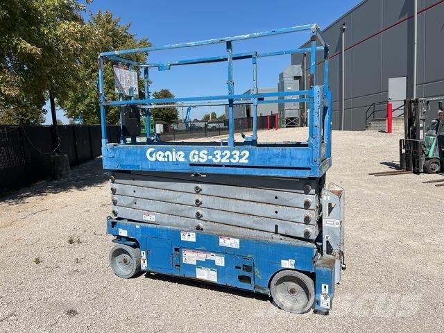 Genie GS-3232 剪式升降機