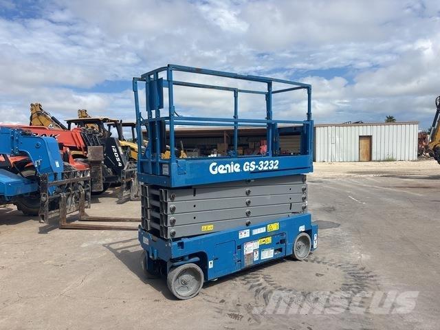 Genie GS-3232 剪式升降機