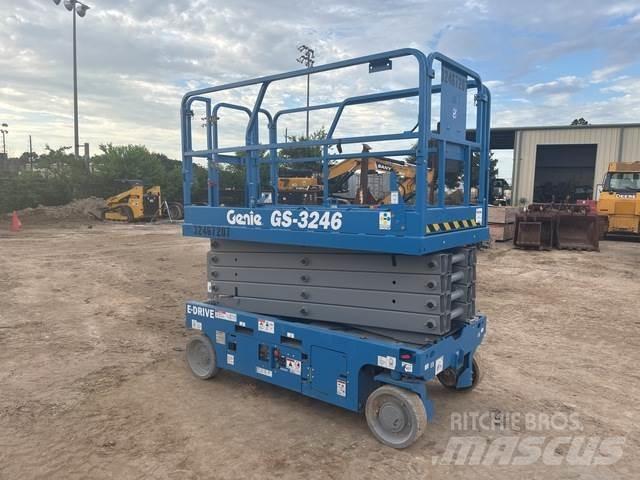Genie GS-3246 剪式升降機