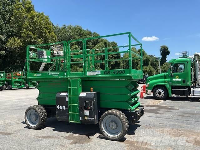 Genie GS-4390 剪式升降機