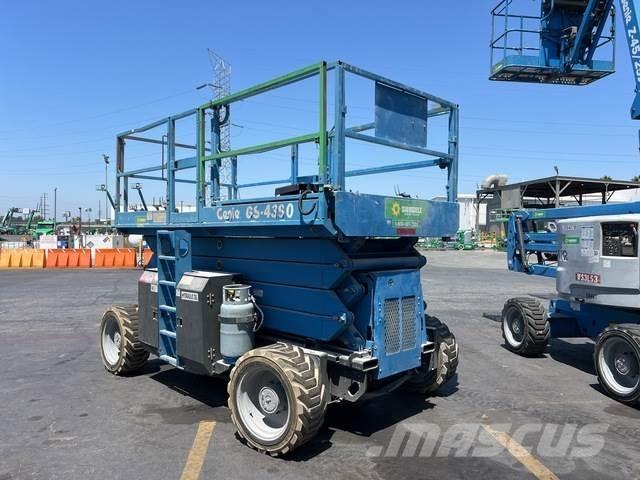 Genie GS-4390 剪式升降機