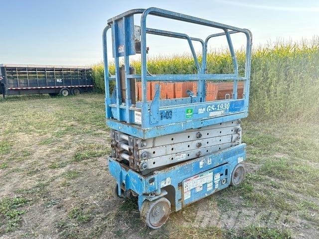 Genie GS1930 剪式升降機