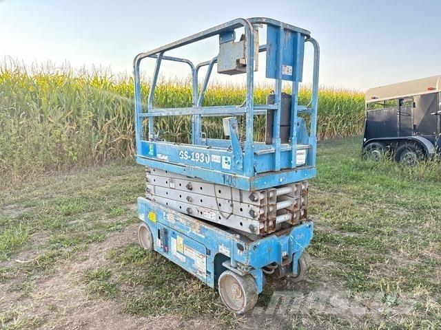 Genie GS1930 剪式升降機