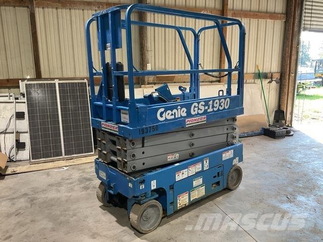 Genie GS1930 剪式升降機