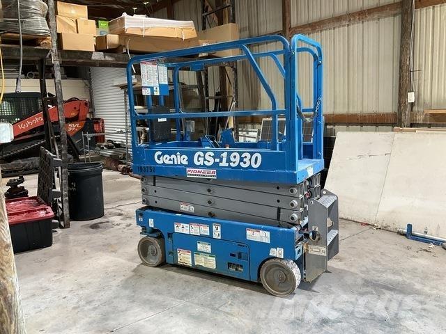 Genie GS1930 剪式升降機