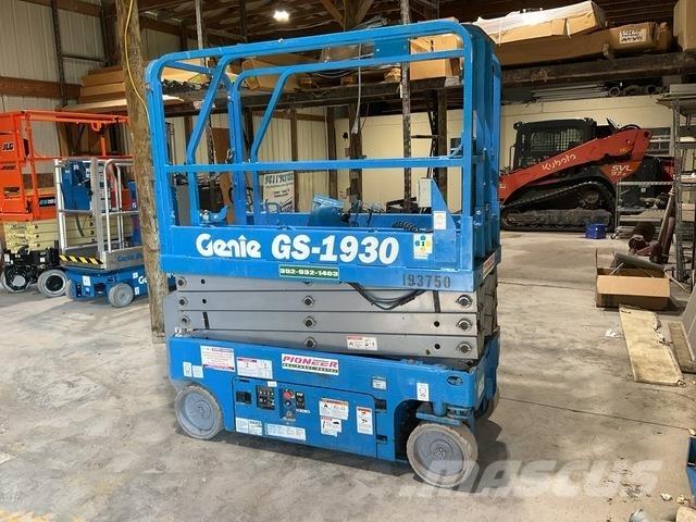 Genie GS1930 剪式升降機