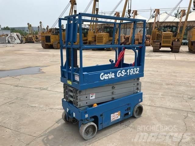 Genie GS1932 剪式升降機