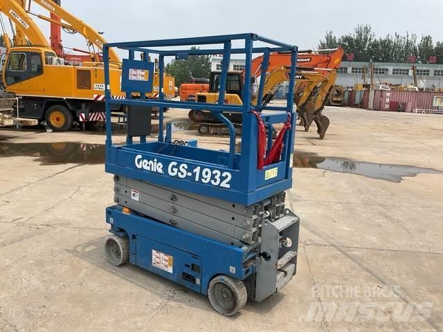 Genie GS1932 剪式升降機