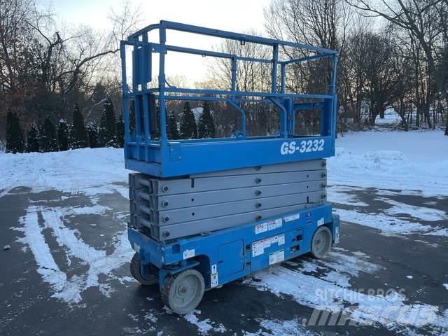 Genie GS3232 剪式升降機