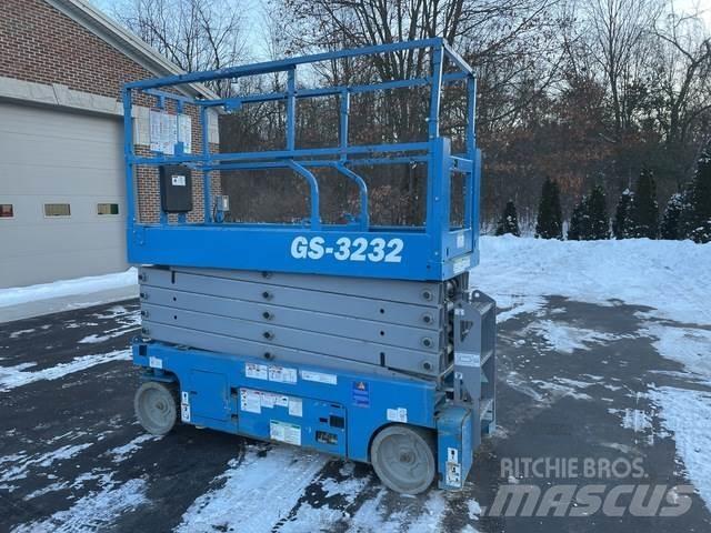 Genie GS3232 剪式升降機
