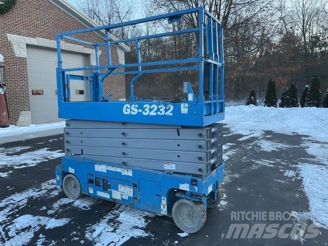 Genie GS3232 剪式升降機