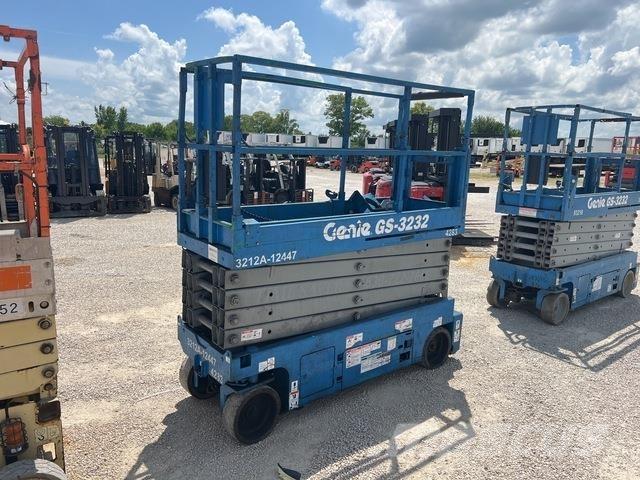 Genie GS3232 剪式升降機