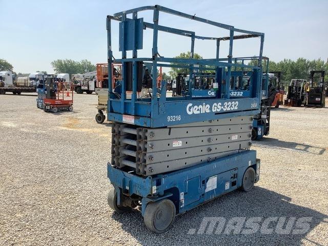 Genie GS3232 剪式升降機