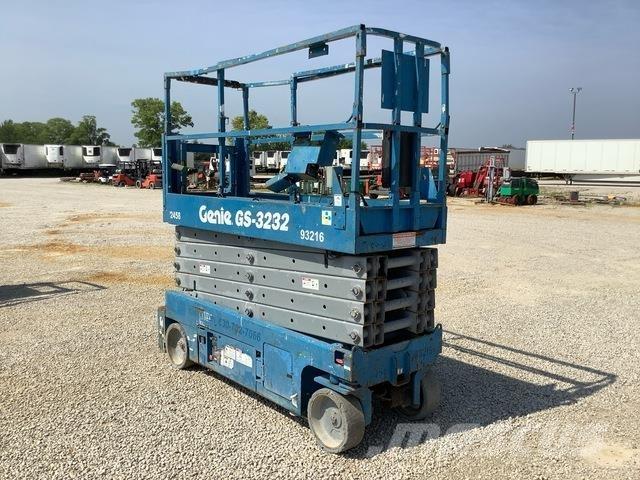 Genie GS3232 剪式升降機