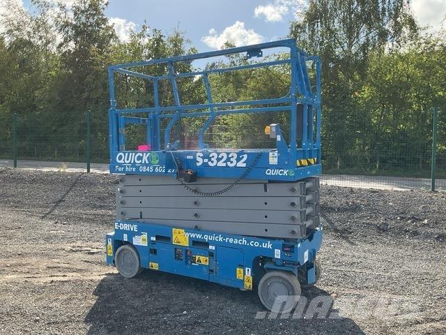 Genie GS3232 剪式升降機