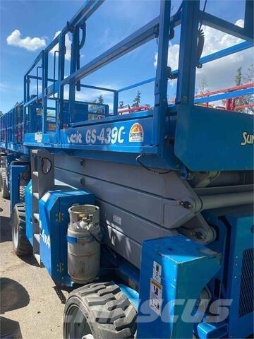Genie GS4390RT 剪式升降機