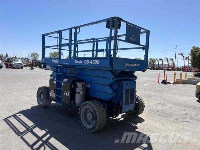 Genie GS4390RT 剪式升降機