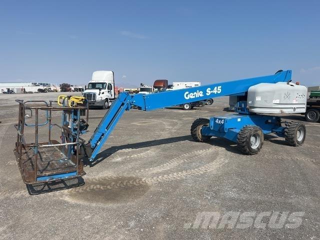 Genie S-45 伸縮臂高空作業車