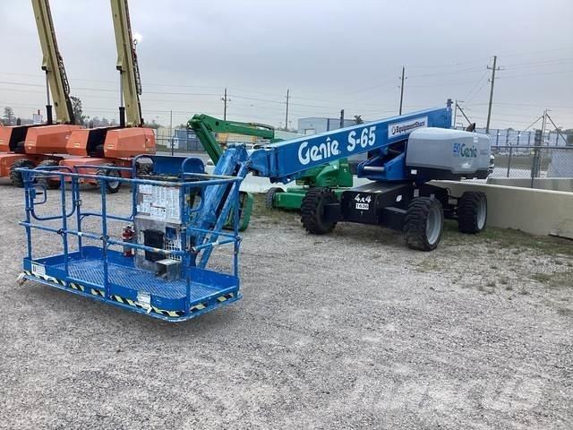 Genie S-65 伸縮臂高空作業車