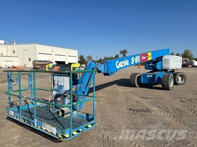 Genie S-85 伸縮臂高空作業車