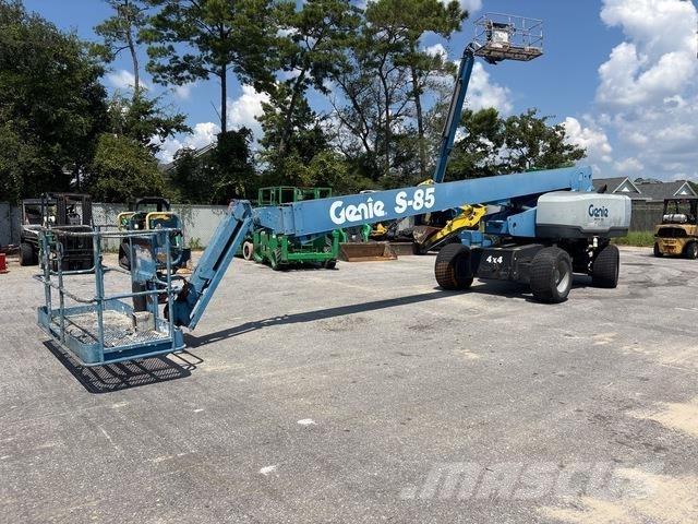 Genie S85 伸縮臂高空作業車