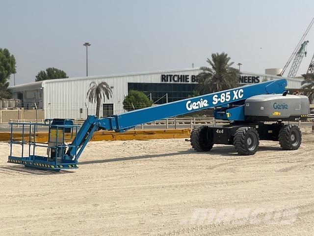 Genie S85 XC 伸縮臂高空作業車