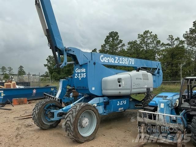 Genie Z-135/70 曲臂高空作業車