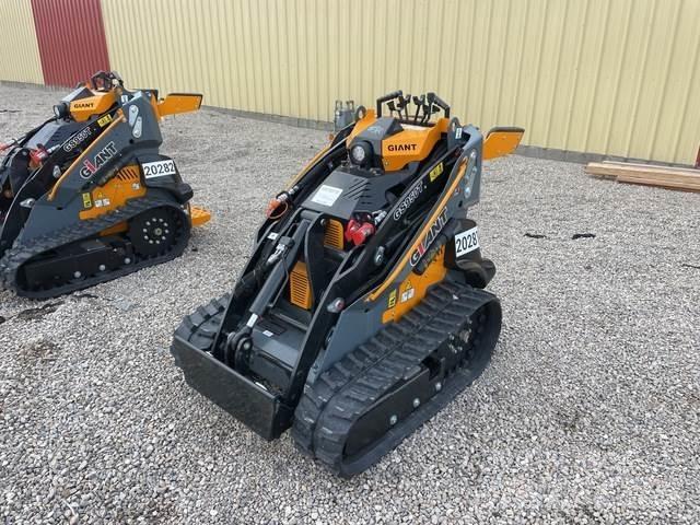 GiANT GS950T 滑移轉向裝載機