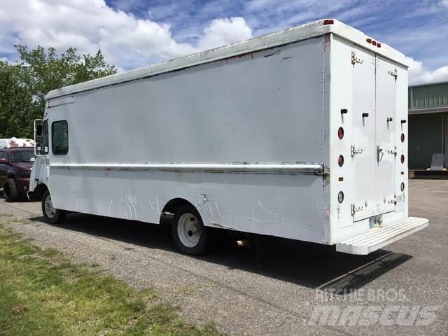 GM P32 廂式貨物運輸車