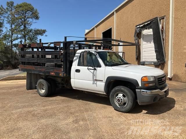 GMC 3500 平板式/側卸式卡車