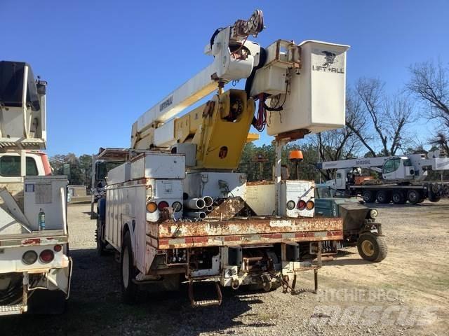 GMC 8500 卡車裝載高空作業車