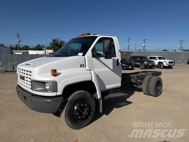 GMC C5500 駕駛室與內部