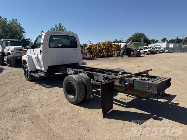 GMC C5500 駕駛室與內部