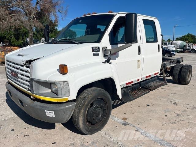 GMC C5500 駕駛室與內部