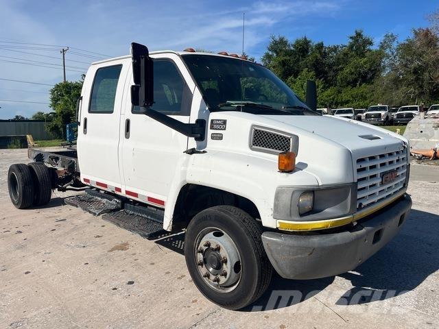 GMC C5500 駕駛室與內部