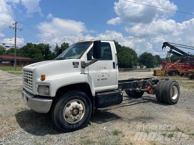 GMC C7500 駕駛室與內部