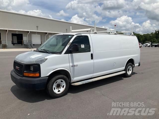 GMC Savana 廂式貨物運輸車
