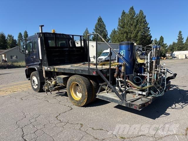 GMC T7500 都市/通用型車輛