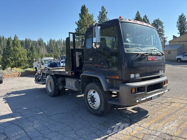 GMC T7500 都市/通用型車輛