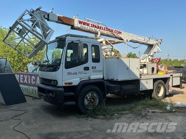 GMC T7500 卡車裝載高空作業車