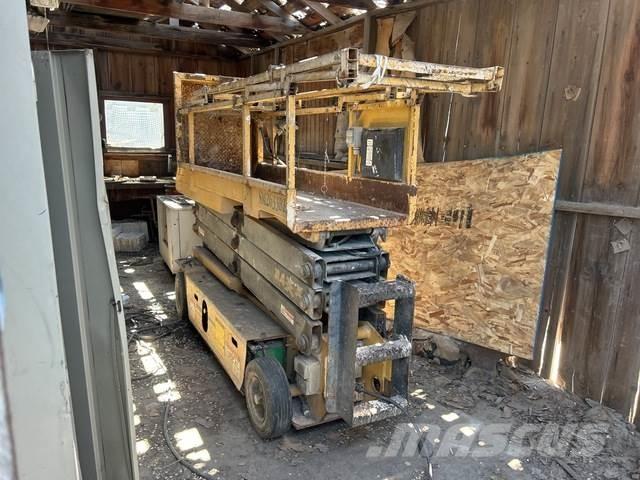 Grove SM3184XT 剪式升降機