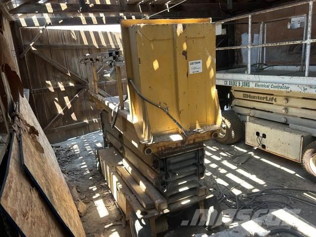 Grove SM3184XT 剪式升降機