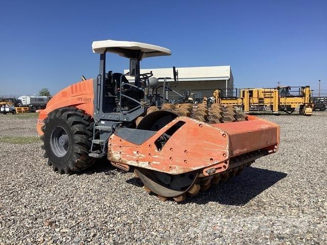 Hamm H11i P 單輪滾壓機